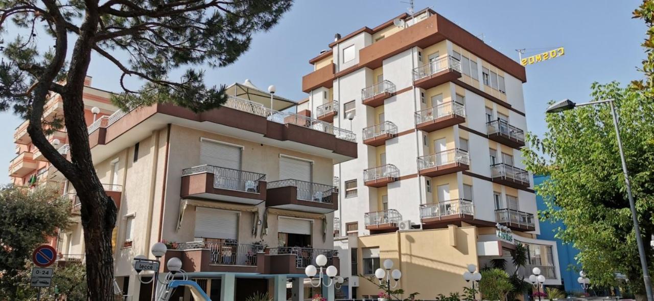 Hotel Cosmos Rímini Exterior foto