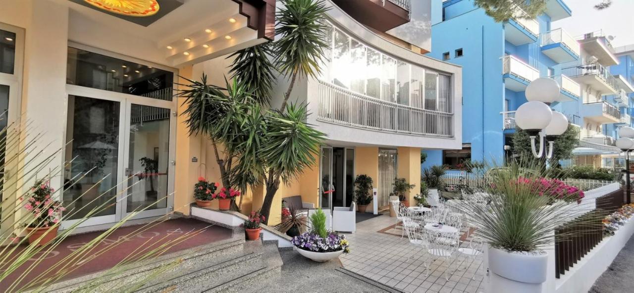 Hotel Cosmos Rímini Exterior foto