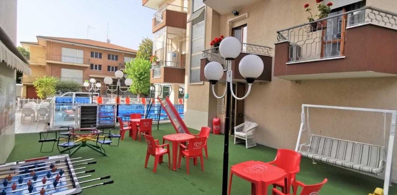 Hotel Cosmos Rímini Exterior foto